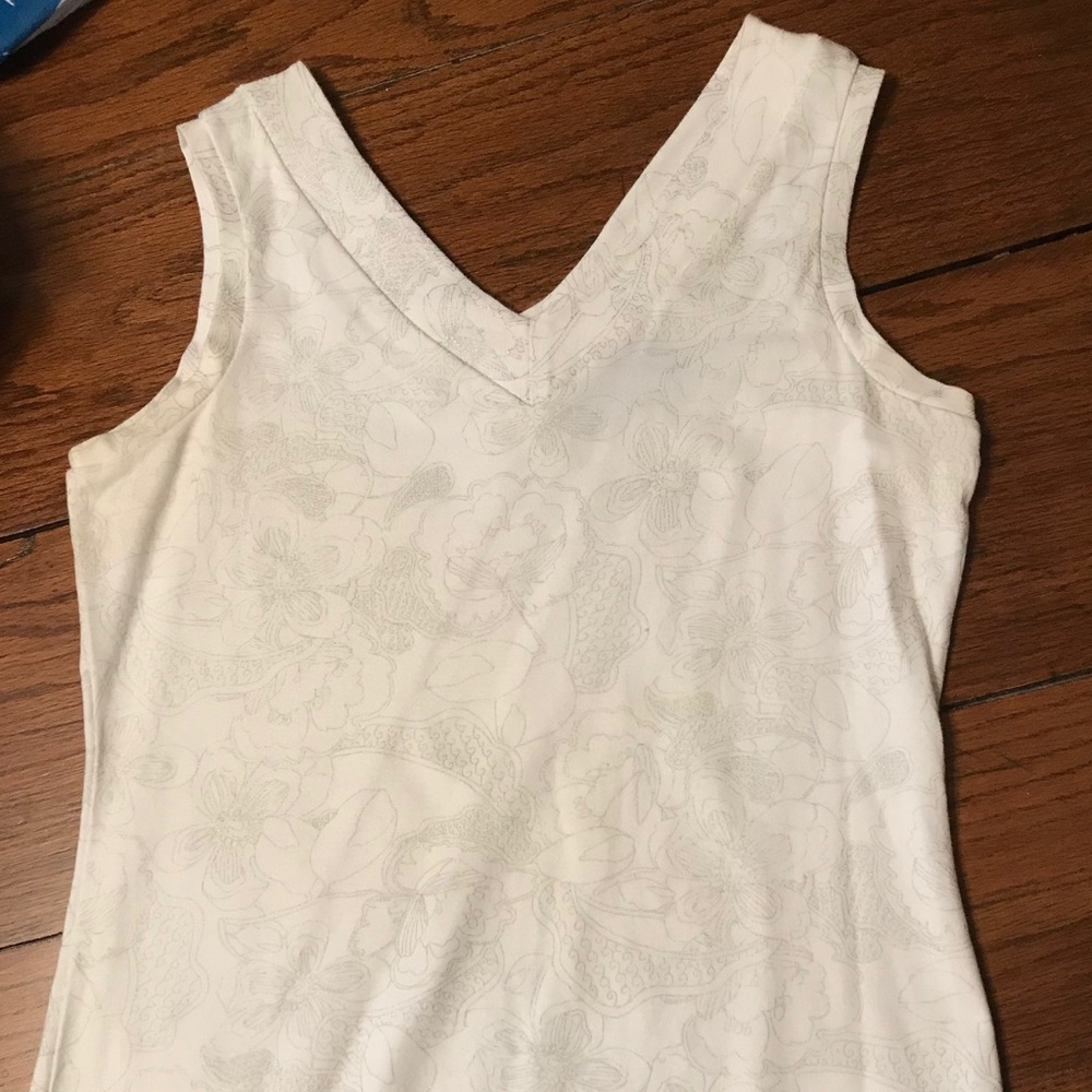 - - NWOT High Sierra White Sleeveless Top  (S)